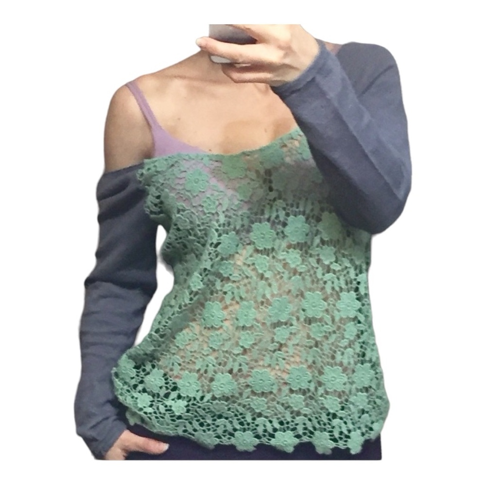 Free People Y2K slouchy shirt oversized sz small can be worn off shoulder